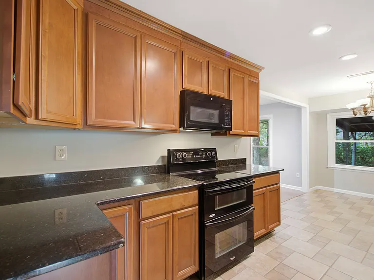 2067 Dogwood Rd — Photo 16