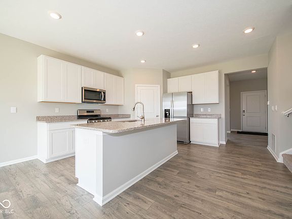 5th image of 2375 Larkspur Ln