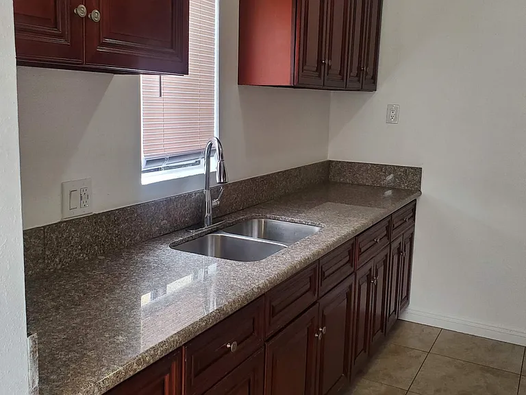 25184 Pacific St #1 — Photo 8