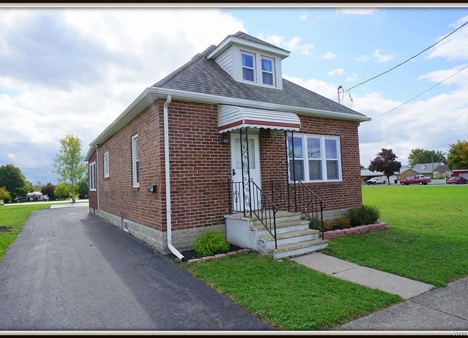 1st image of 126 Sawyer Ave