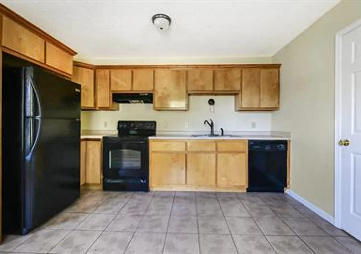 38 Webb Court NE — Photo 3