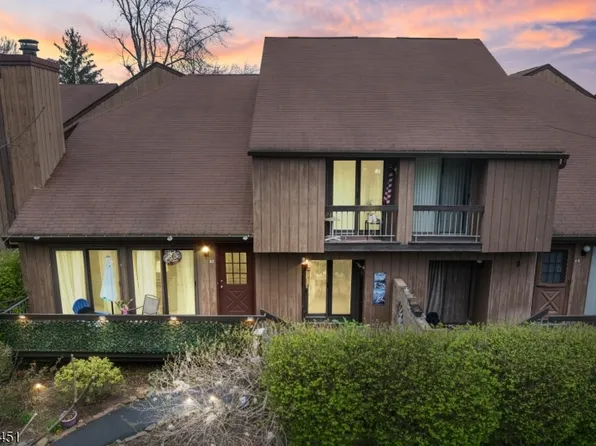 124 Bluebird Dr, Hillsborough Twp., NJ 08844