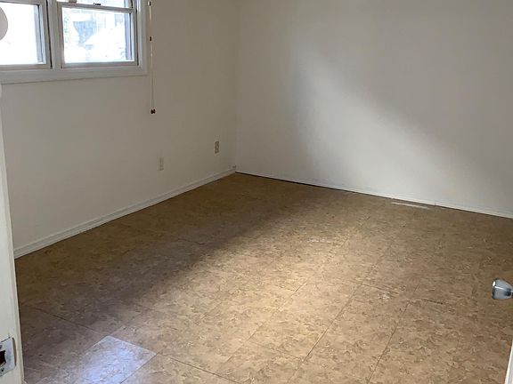 4th image of 48 Leggett Pl