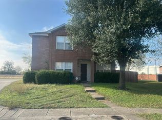 2703 McKenzie Ln, Lancaster, TX 75134