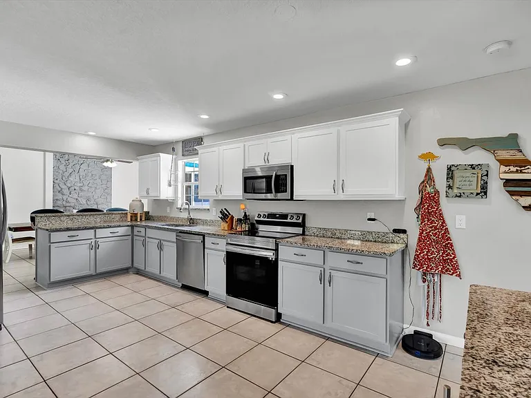 245 Country Circle Dr E — Photo 8
