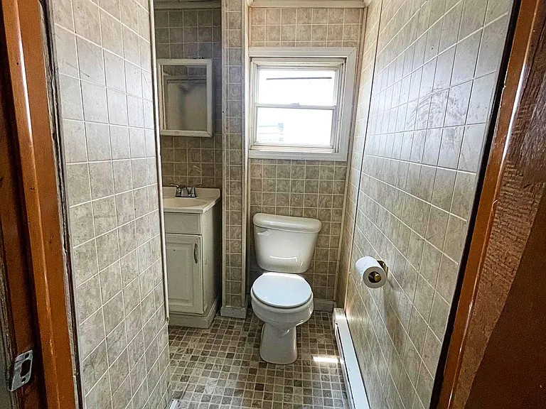 843 W Market St #2 — Photo 10