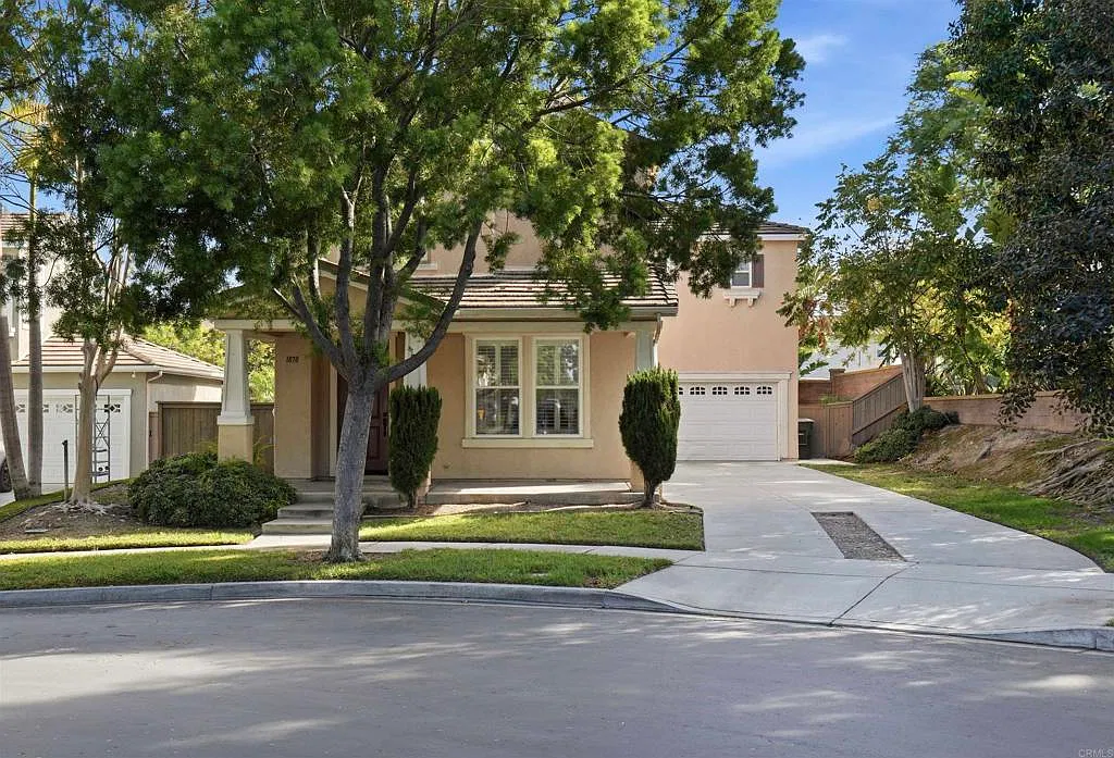 4 bed, 3.5 bath, 2188 sqft, $4,700 — Photo 1