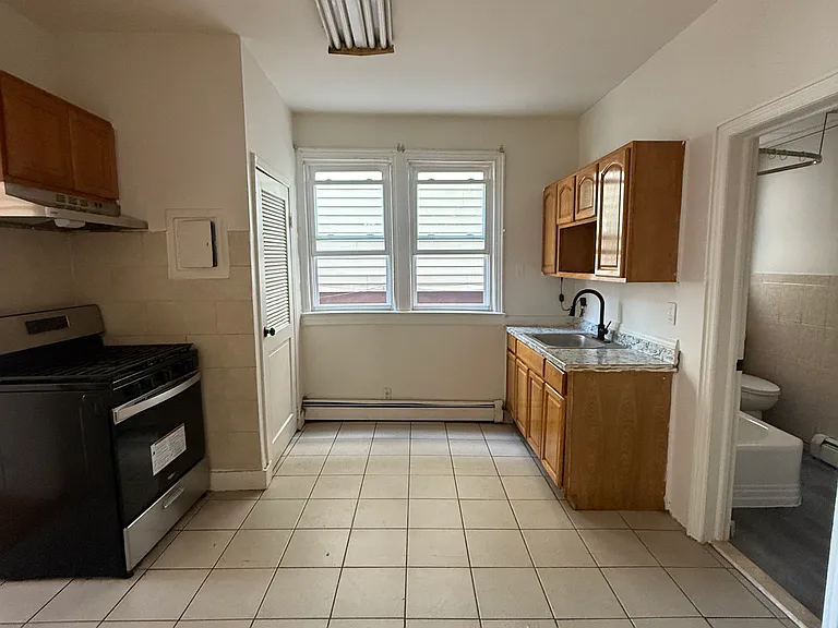 150 Harrison St #1 — Photo 1