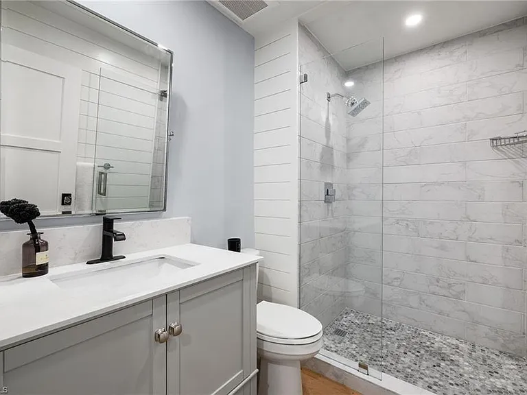3135 Riviera Dr #B205 — Photo 28
