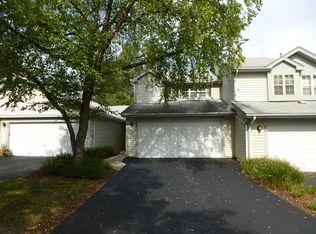 3 Sarahs Grove Ln, Schaumburg, IL 60193