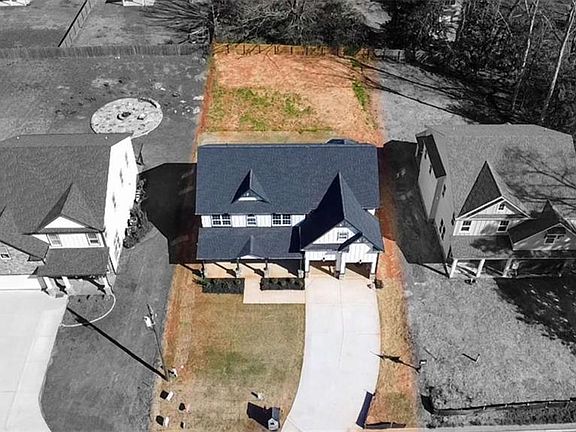 3rd image of 1080 Eastview Rd NE