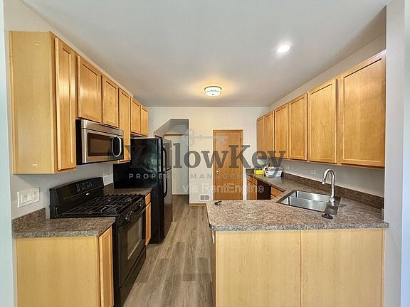 3rd image of 4933 Courtland Cir