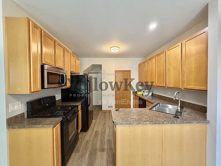 4933 Courtland Cir — Photo 3