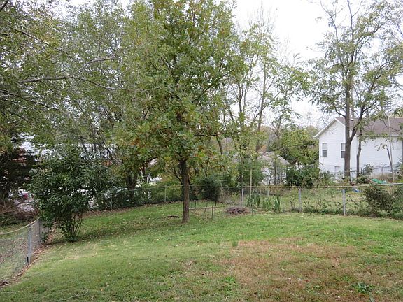 5th image of 1703 Francis St