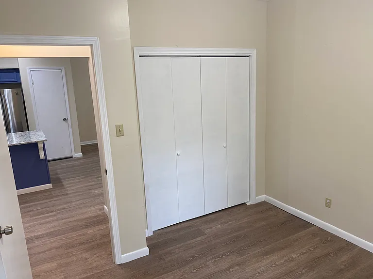 Middle bedroom #2 w lighted closet