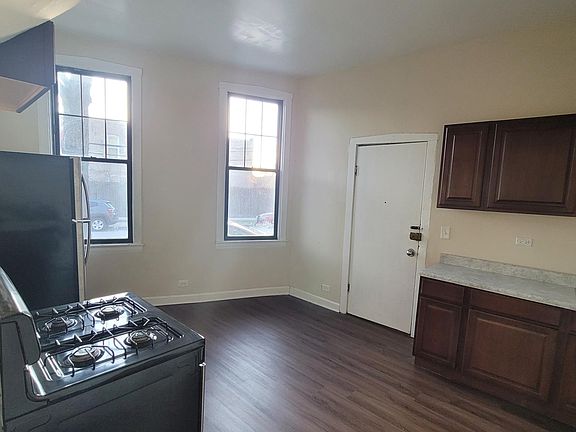 3rd image of 2409 S Hoyne Ave #102