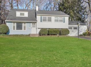 29 Woods End Road, Middletown, NJ 07748