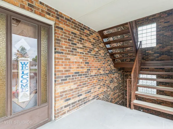 26 N Pistakee Lake Rd APT 2F, Fox Lake, IL 60020