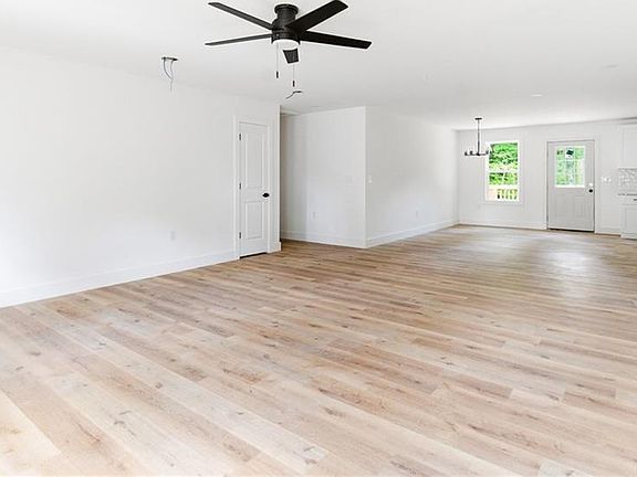 3rd image of 5612 Murray Rd