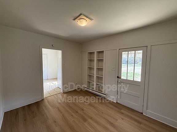 4th image of 303 Powell St Unit B