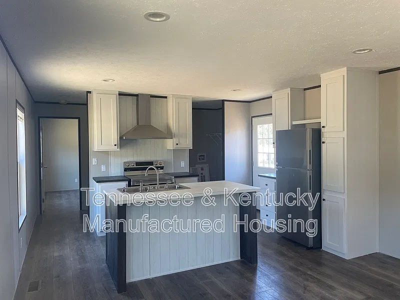 3 bed, 2.0 bath, 1200 sqft, $1,200 — Photo 3