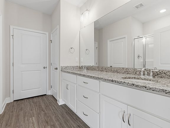 4th image of 3237 McClellan Way SE