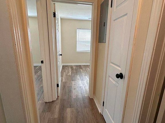4th image of 803 Crestwood St #803