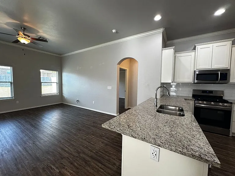 2316 Alta Vista Ln — Photo 35