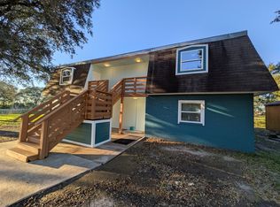 1609 Dugat Rd, Winnie, TX 77665