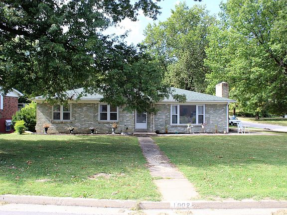 2nd image of 1002 Southwest Blvd