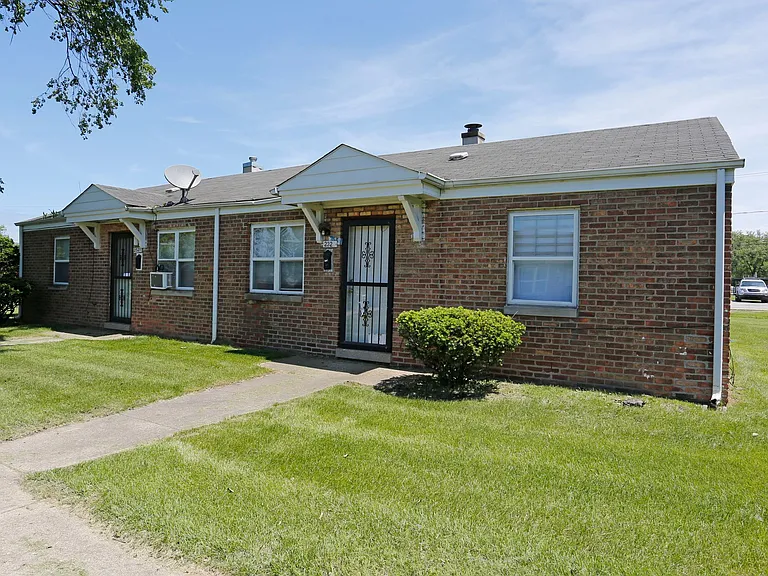 2301 Waverly Dr — Photo 20