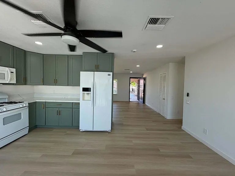 69150 San Susanna Ave — Photo 16