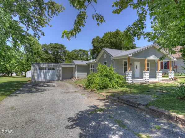 416 E 4th St, Baxter Springs, KS 66713