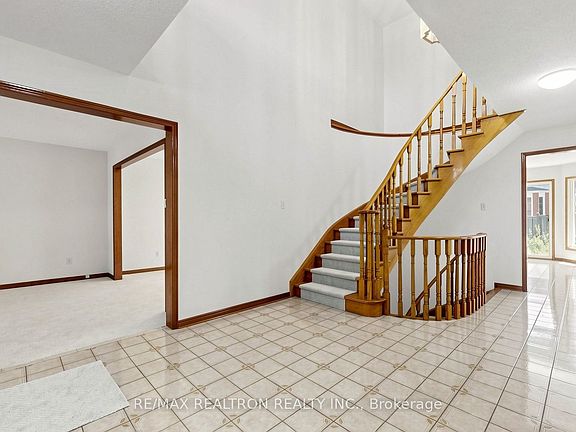 5th image of 328 Goldhawk Trl