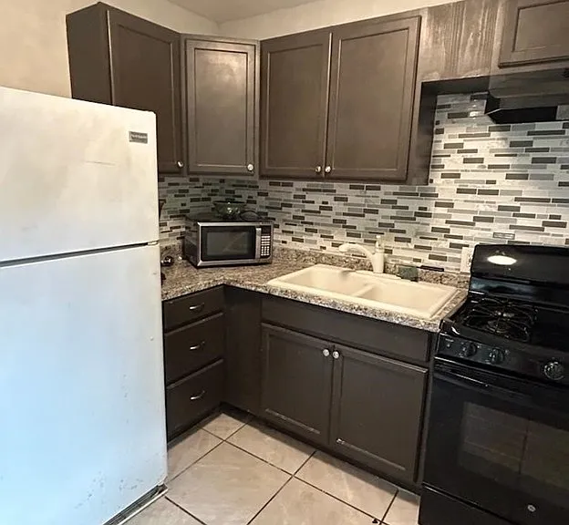607 W Dallas St — Photo 11