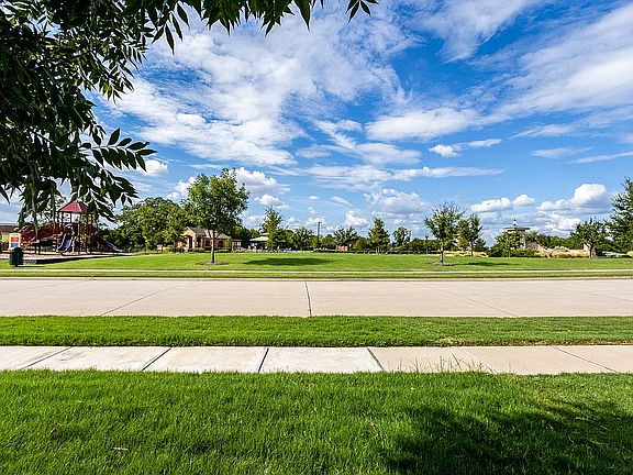3rd image of 11709 Raeburn Ct