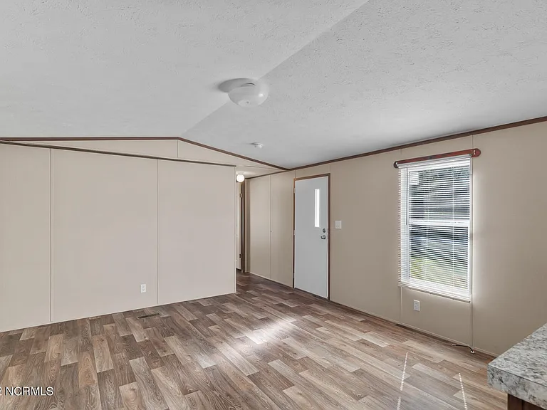 207 Patrick Alan Ln — Photo 6