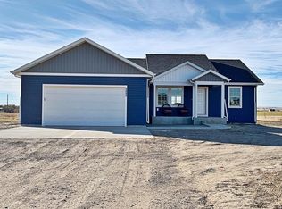 5471 Clear Water Ln, Williston, ND 58801
