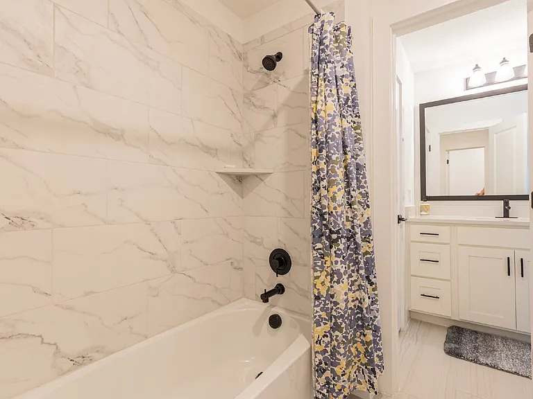 208 Sadaba St — Photo 44