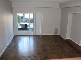 55-56 Broadlawn Park #18-C, Chestnut Hill, MA 02467