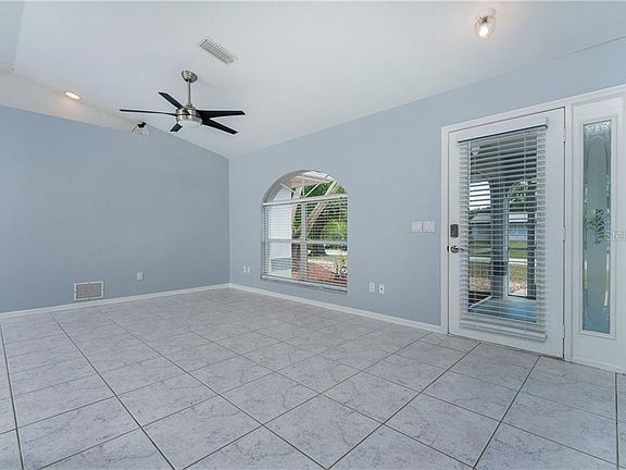 4th image of 11200 & 11208 Deerwood Ave