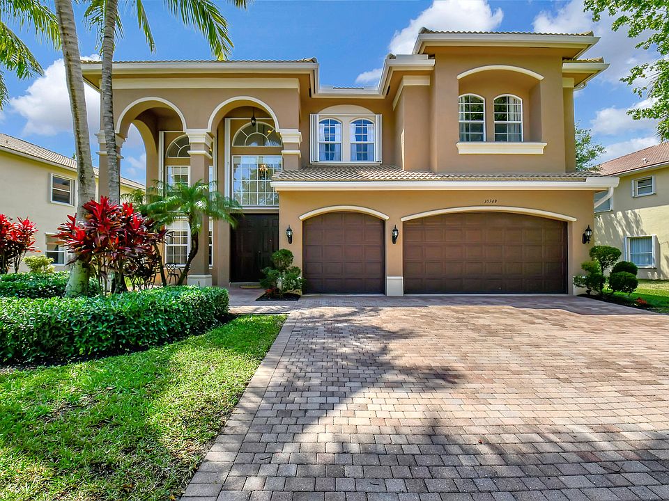 1st image of 10749 Castle Oak Drive