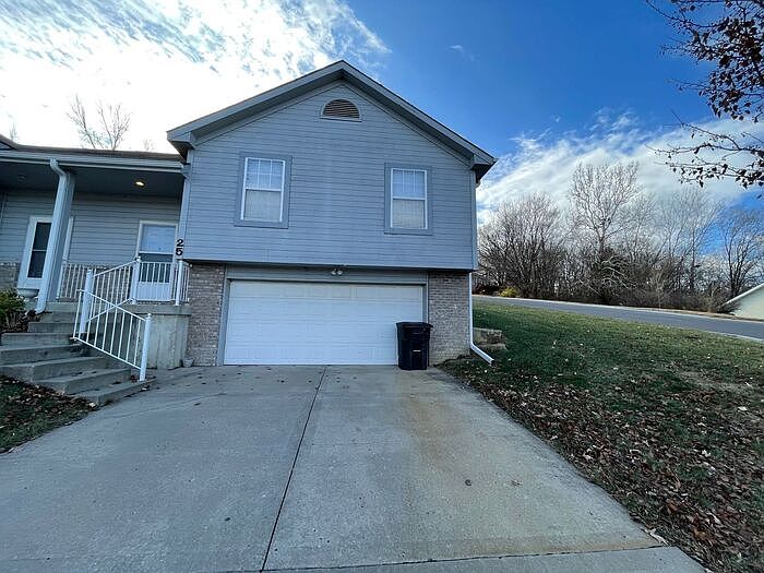 1st image of 25 Wallingford Dr