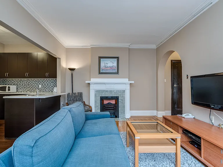 935 Jervis St #11 — Photo 10