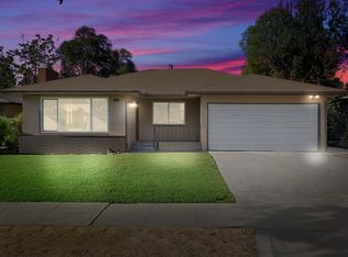 1322 W Robinson Ave, Fresno, CA