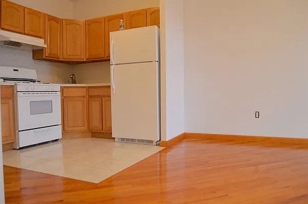 Rented by Capri Jet Realty Corp | media 5