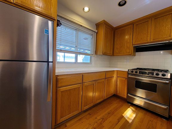 4th image of 737 Loma Verde Ave APT 11