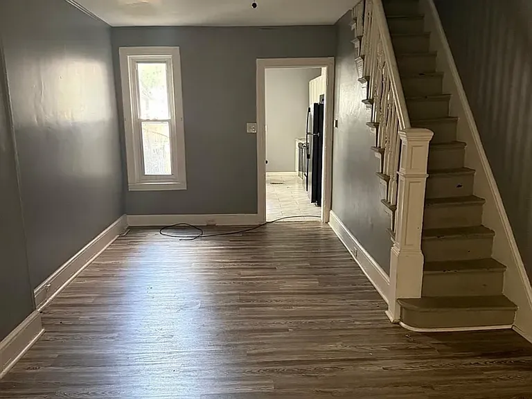 1631 Cotton St — Photo 3