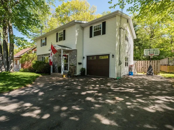 82 Hirtle Dr, Bridgewater, NS B4V 3N6