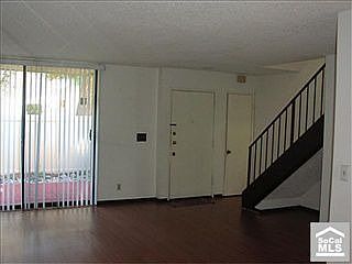 3rd image of 273 S Sentous Ave